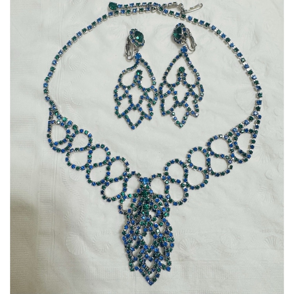 Vintage Beautiful Jewelry Set